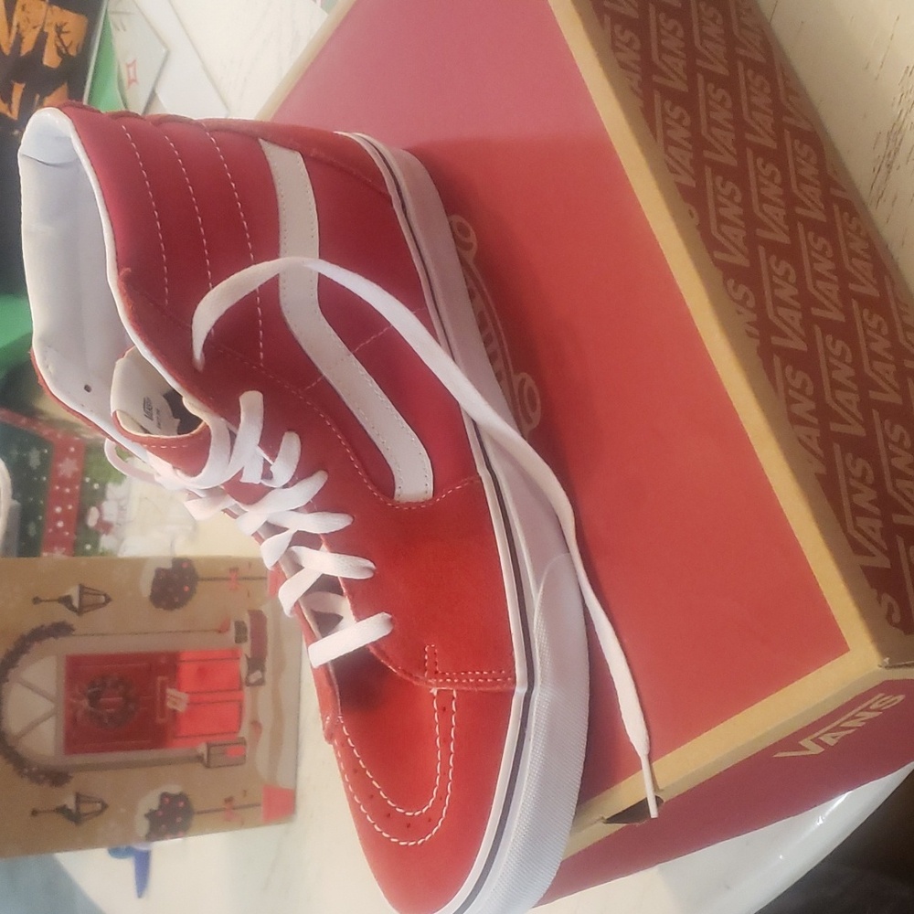 New mens size 22 med vans